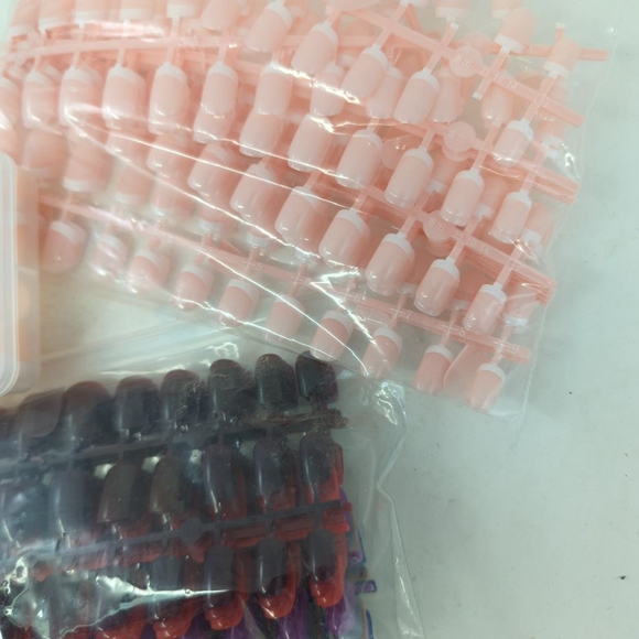 Assorted Nail Tips Set - Picture 5 of 6